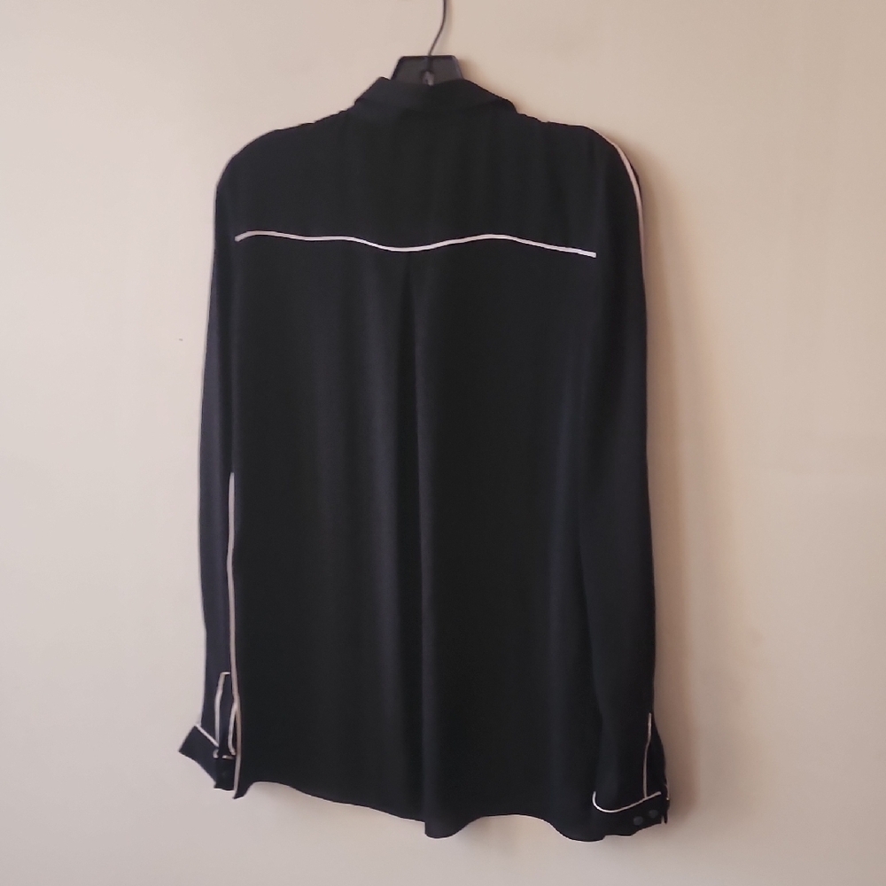 New Without Tag Tahari Black Blouse with White Trim - Picture 5 of 7